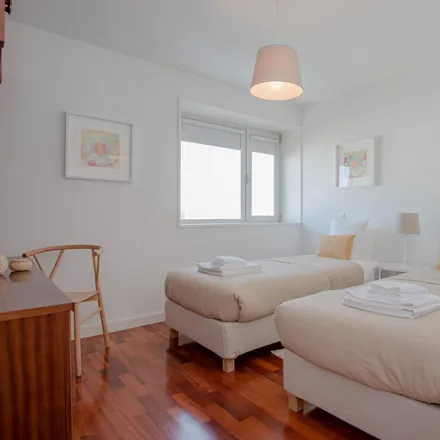 Rent this 2 bed apartment on Rua de Nossa Senhora de Fátima 391 in 4100-999 Porto, Portugal