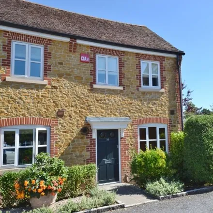 Rent this 2 bed house on Convent in Petersfield Road, Midhurst