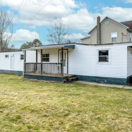 Buy this studio apartment on 21 Walnut Street in Friendsville, Garrett County