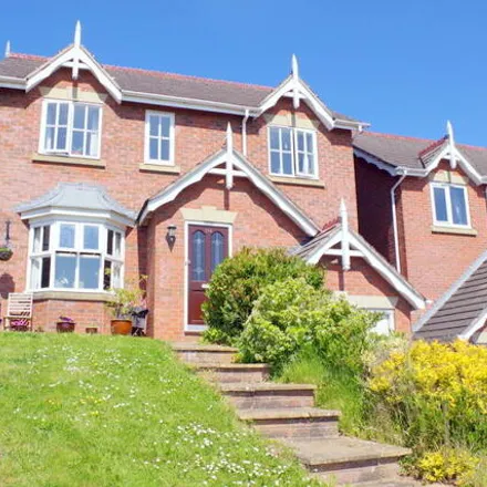 Buy this 4 bed house on 89 Gungrog Hill in Welshpool, SY21 7TJ
