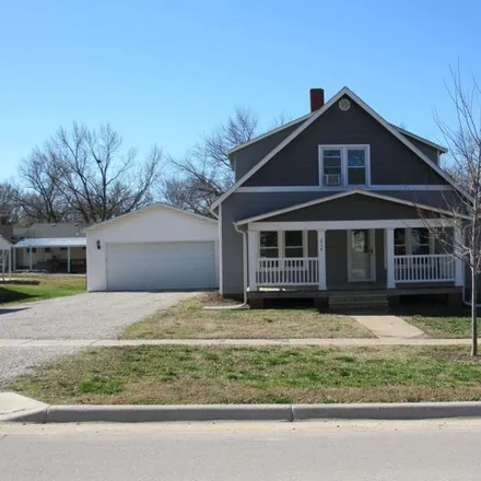 Buy this 4 bed house on 234 West 6th Street in Lyndon, KS 66451