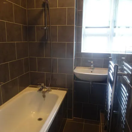 Rent this 3 bed apartment on Sainsbury's Local in 56 Bloemfontein Road, London