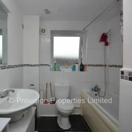 Image 3 - Holborn Approach, Leeds, LS6 2PD, United Kingdom - Apartment for rent