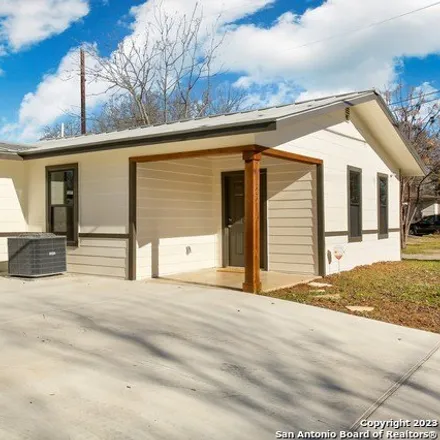 Rent this 2 bed house on 151 East Torrey Street in Rio Vista, New Braunfels