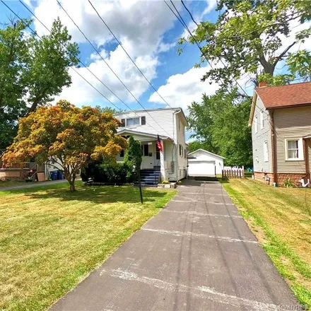 Image 1 - 352 Westfield Road North, Grover Cleveland Terrace, Buffalo, NY 14226, USA - House for sale