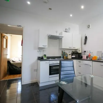 Rent this 4 bed townhouse on 204 Tiverton Road in Selly Oak, B29 6BU