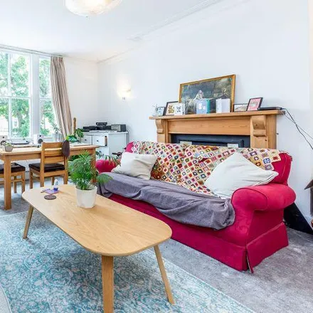 Rent this 3 bed apartment on 163 Whittington Road in London, N22 8YG