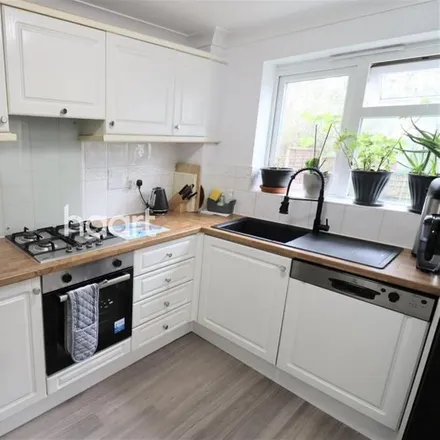 Rent this 4 bed house on Shillingstone Drive in Nuneaton, CV10 7GA