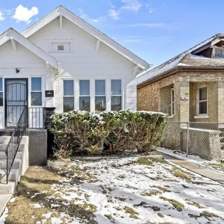 Buy this 3 bed house on 10539 South Eggleston Avenue in Chicago, IL 60628
