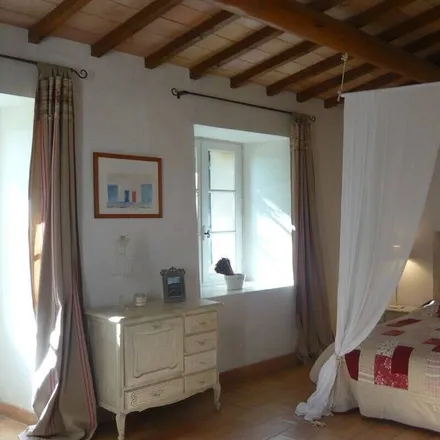 Rent this 5 bed house on 84400 Saignon