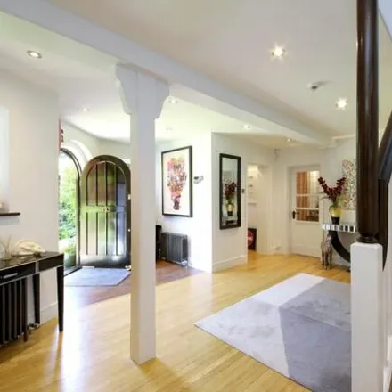 Image 4 - Chartwell Gate, Forty Green, HP9 1HJ, United Kingdom - House for sale