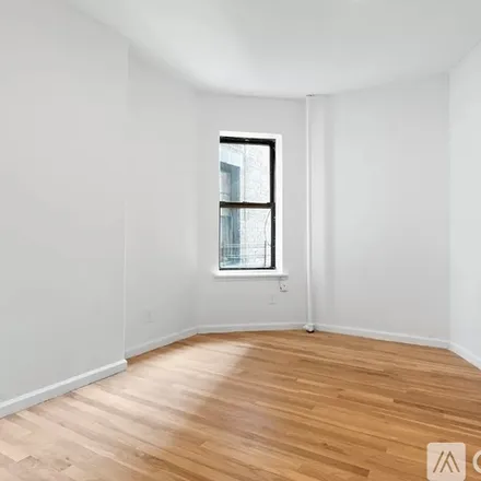 Rent this 3 bed apartment on 426 W 48th St