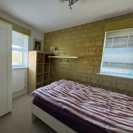 Rent this studio room on Swift Close in Slough, SL1 5FT