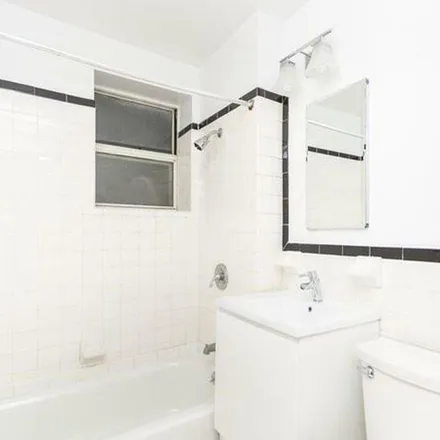 Image 3 - 3405 Riverdale Avenue, New York, NY 10463, USA - Apartment for rent