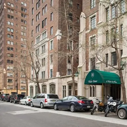 Image 7 - Tudor Tower, 25 Tudor City Place, New York, NY 10017, USA - Apartment for sale