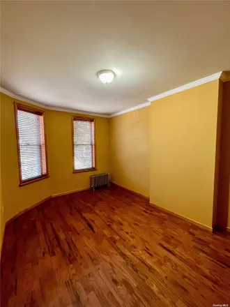 Image 7 - 78-26 79th Place, New York, NY 11385, USA - House for rent