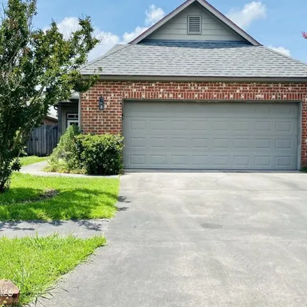 Rent this 3 bed house on 125 Oakbend Dr in Lafayette, Louisiana