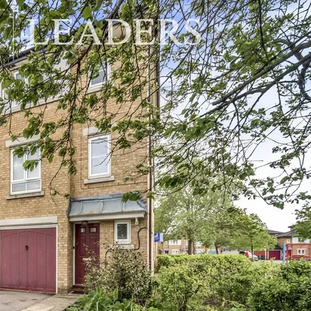 Rent this 4 bed townhouse on Kathie Road in Bedford, MK42 0QH