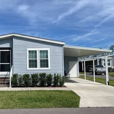 Buy this studio apartment on 185 Highland Dr in Leesburg, Florida