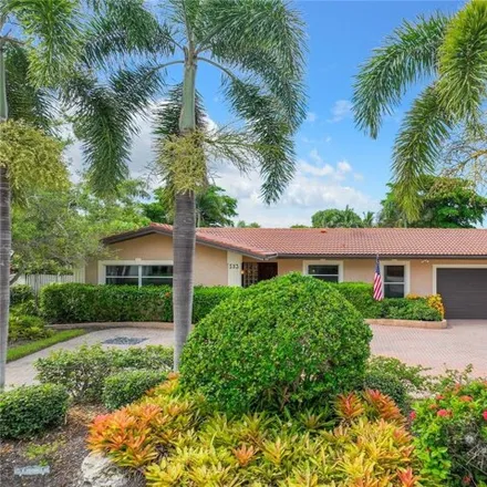 Rent this 3 bed house on 531 North Spoonbill Drive in Sarasota, FL 34236