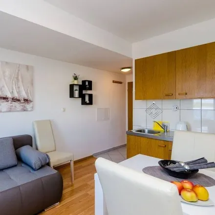 Image 9 - Pomena, Dubrovnik-Neretva County, Croatia - Apartment for rent