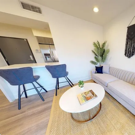 Image 3 - 782 Wilcox Avenue, Los Angeles, CA 90038, USA - Room for rent