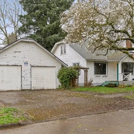 Buy this 3 bed house on 1095 Donna Avenue Northeast in Salem, OR 97301