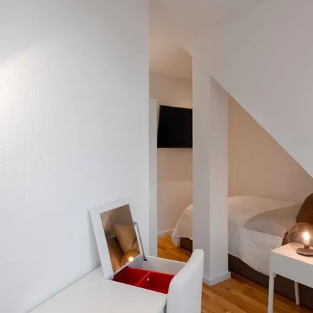 Rent this 6 bed room on Walter-Kolb-Straße 9-11 in 60594 Frankfurt, Germany