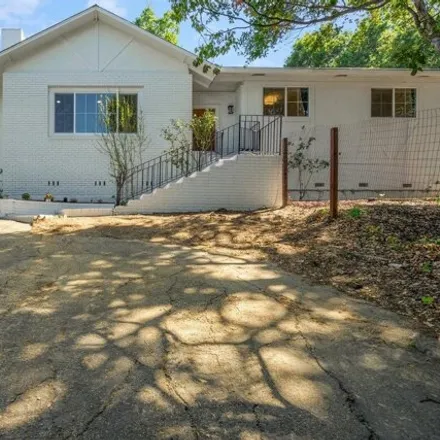 Buy this 3 bed house on Sharon Dirt in Menlo Park, CA 94027