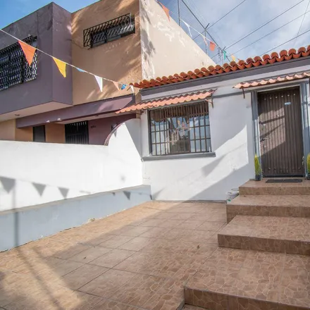 Buy this studio house on Calle Atmósfera 2796 in Jardines del Bosque, 44520 Guadalajara