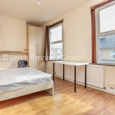 Image 7 - 25 Torrens Road, London, E15 4NA, United Kingdom - Townhouse for rent