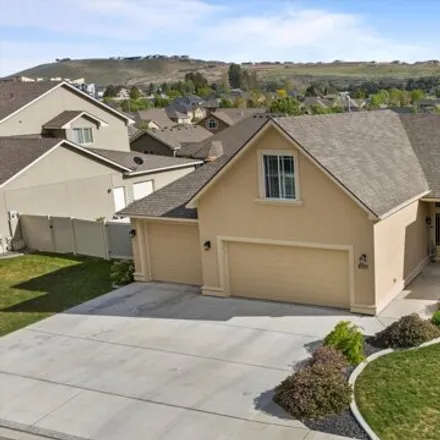 Buy this 3 bed house on 8257 West 4th Place in Kennewick, WA 99336