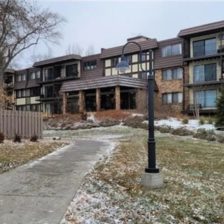 Rent this 1 bed condo on unnamed road in Wayzata, MN 55391