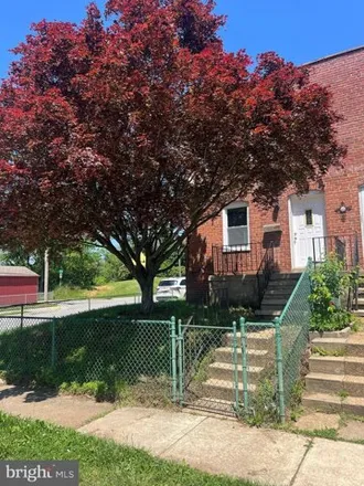 Image 3 - 4301 Cross Street, Brooklyn Park, MD 21225, USA - Townhouse for sale