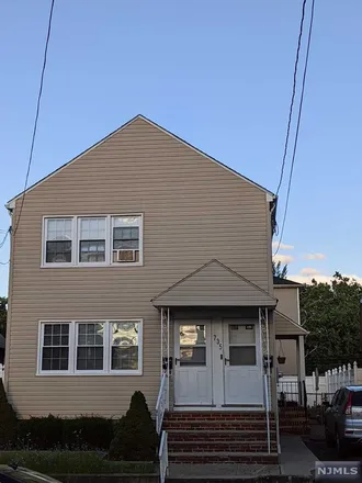 Buy this 6 bed townhouse on 735 North 7th Street in Newark, NJ 07107