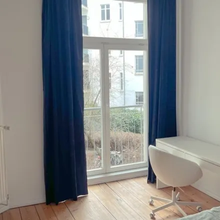 Rent this 3 bed room on Dolziger Straße 28 in 10247 Berlin, Germany