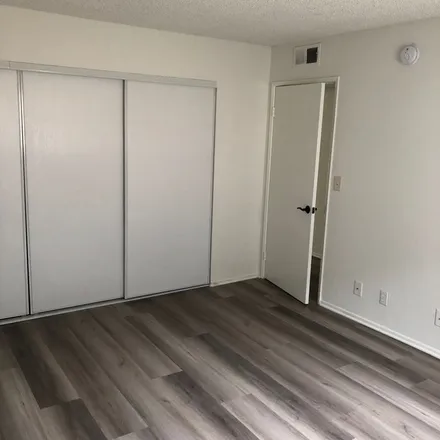 Image 2 - Serrano Avenue, Los Angeles, CA 90027, USA - Apartment for rent