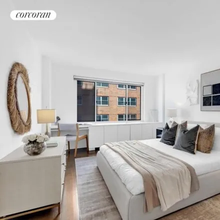 Image 4 - 33 East 65th Street, New York, NY 10021, USA - Apartment for sale