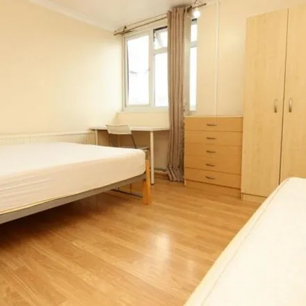 Image 2 - 11 The Green, London, E15 4ND, United Kingdom - House for rent