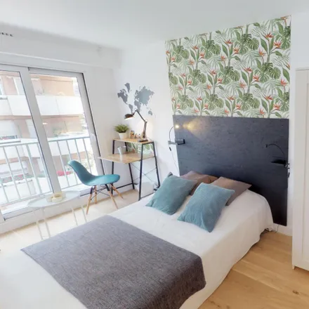 Rent this 5 bed room on 97 Rue des Morillons in 75015 Paris, France