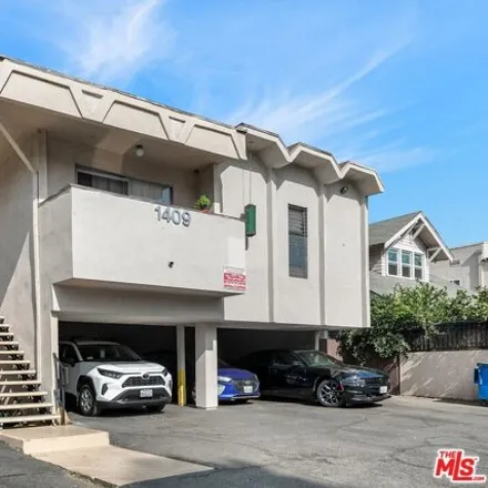 Buy this 11 bed house on 1459 Arlington Avenue in Los Angeles, CA 90019