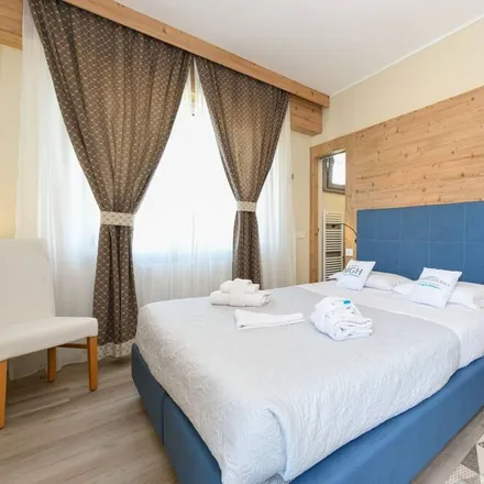 Image 6 - Sirmione, Via Costantino il Grande, 25019 Desenzano del Garda BS, Italy - Apartment for rent