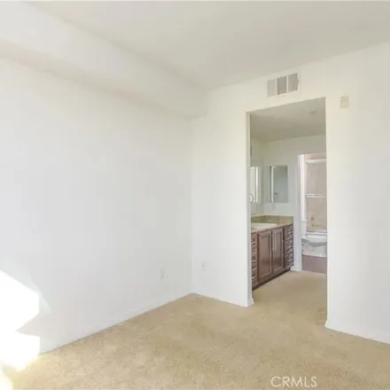 Image 6 - 11947 Kling Street, Los Angeles, CA 91607, USA - Apartment for rent