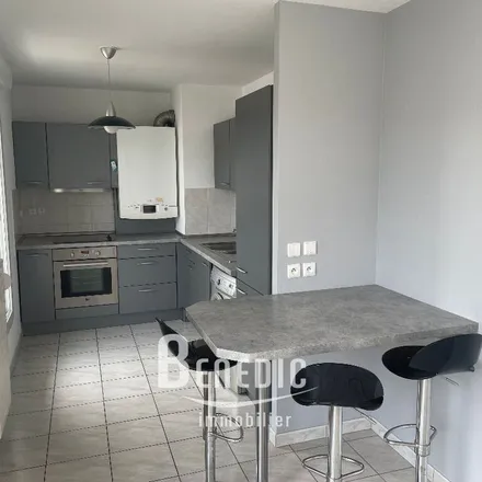 Rent this 2 bed apartment on 11 Rue Sainte-Marie in 57045 Metz, France