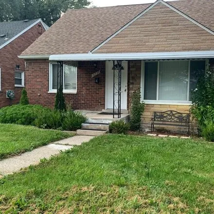 Buy this 3 bed house on 16771 Lincoln Avenue in Eastpointe, MI 48021