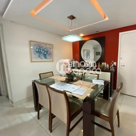 Buy this 3 bed apartment on Rua Voluntários da Pátria 48 in Botafogo, Rio de Janeiro - RJ