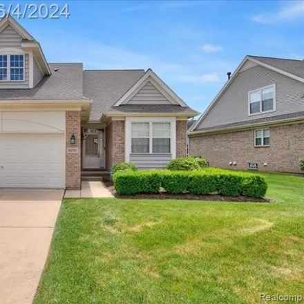 Buy this 2 bed condo on 32990 Brookside Circle in Livonia, MI 48152