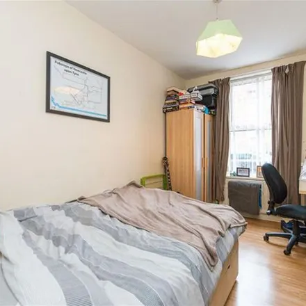 Image 5 - Third Avenue, Newcastle upon Tyne, NE6 5YJ, United Kingdom - Apartment for rent