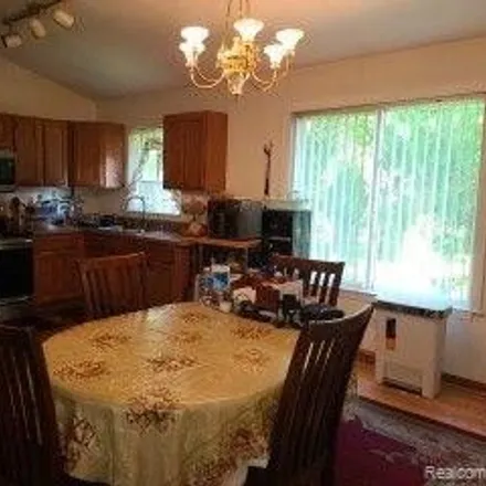 Image 7 - 98 Hibbard Court, Pontiac, MI 48341, USA - House for sale