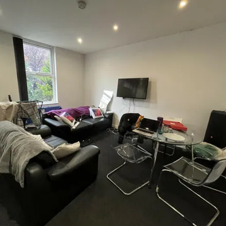 Image 2 - 183 Brudenell Street, Leeds, LS6 1EX, United Kingdom - Townhouse for rent